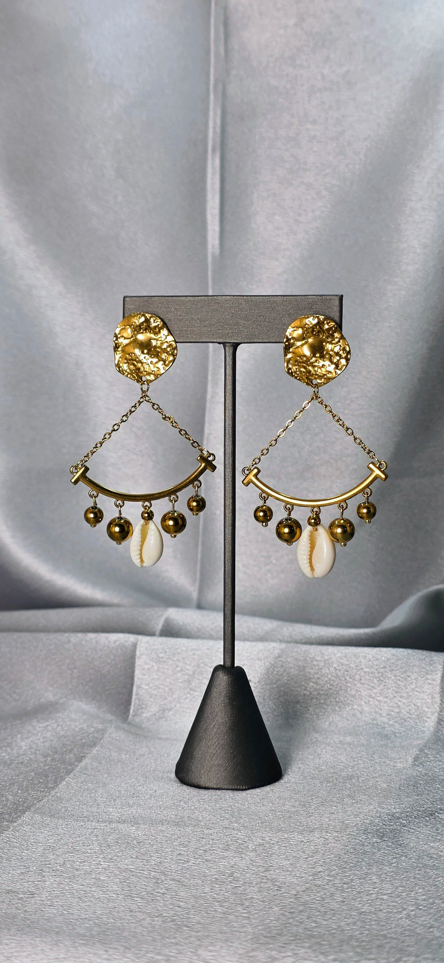 AKÙ | Sway Cowrie Earrings