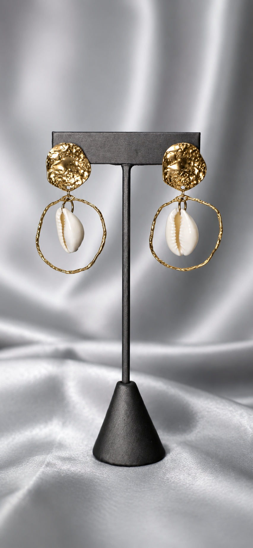 AKÙ | Halo Cowrie Earrings