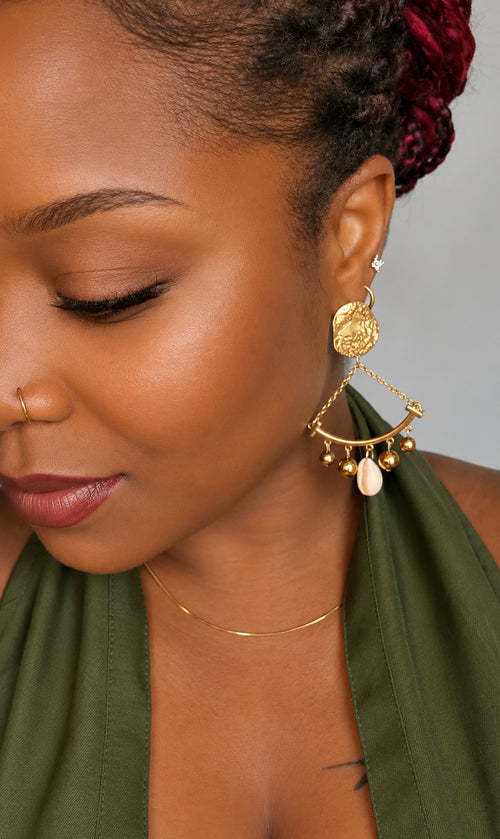 AKÙ | Sway Cowrie Earrings